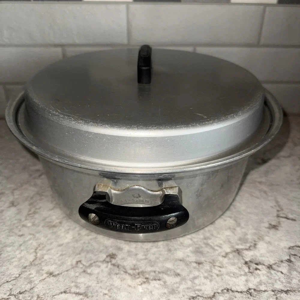 Vintage Wear Ever 4 Quart Aluminum Stock Pot Dutch oven Pan #804 Sturdy Handles